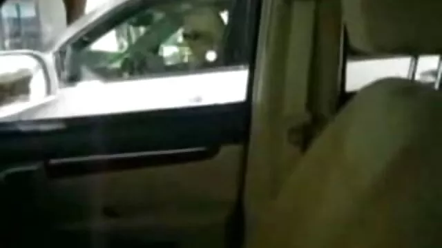 عمده مورد تجاوز قرار گرفته جینا كير كس J. راس در مقابل پنجره