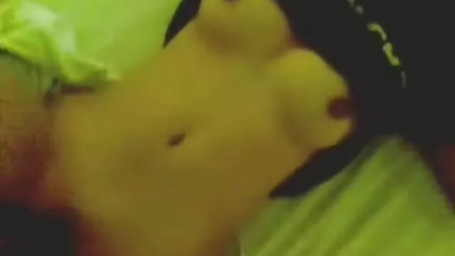 سبزه است که به دنبال به جلو به یک وسیله ارتعاش سکس کون کیر و نوسان و کیر مصنوعی