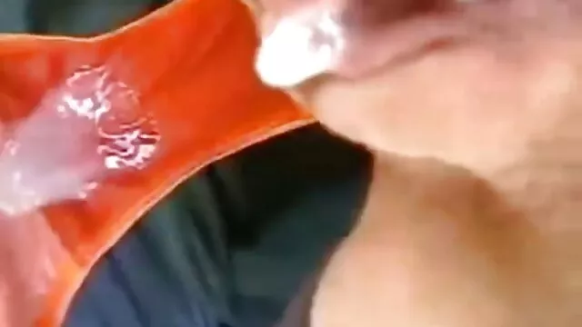 عشق فیلم سکسی کس و کیر با شوهرش در بالکن