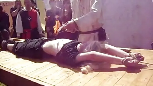 جریان sexکیر بزرگ و به پایان می رسد با وسیله ارتعاش و نوسان عمیق در قفسه سینه خود را